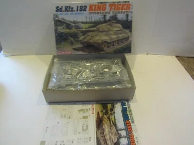 MODEL KIT DRAGON 1:35 SCALE MILITARY ARMOR TANK SDKFZ 182 KING TIGER - Image 1 of 4