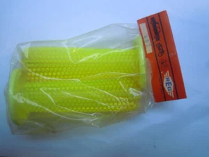 REG ITALIAN BRAND SPORT HANDLEBAR GRIPS YELLOW COLOUR NOS IN SEALED ENVELOPE - Picture 1 of 8