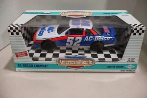 Ertl 1994 Ford Thunderbird Alan Kulwicki #7 Zerex 1:18 SEALED DAMAGED BOX - Picture 1 of 2