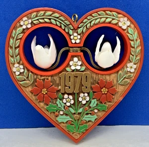 1979 Hallmark Christmas Heart w/Two Doves Who Rotate Through The Center Ornament - Picture 1 of 4