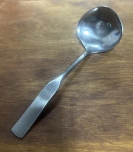 Oneida Stainless Steel Deluxe Serving Spoon Gravy Ladle - Picture 1 of 6