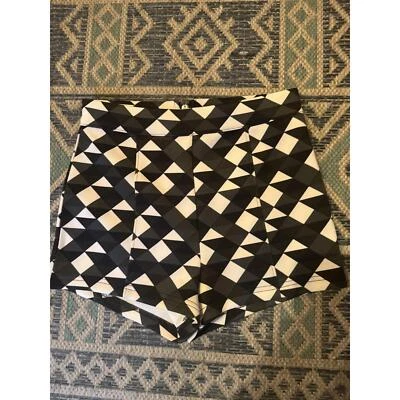Pantalones Cortos Forever 21 Para Mujer XS Negro Blanco Cintura Alta Patrón Geométrico Elegante Foto 1 de 2