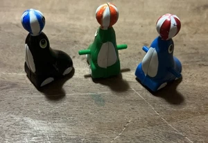 3Vintage Playful Circus Seals Dah Yang Toy Seal Replacement Green, Black & Blue - Picture 1 of 6