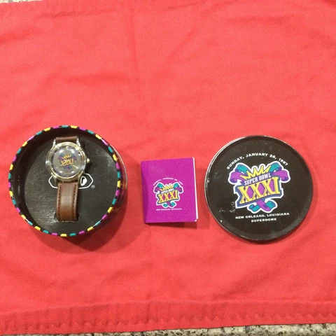 Super Bowl XXXI Wrist Watch With Tin New Orleans LA Superdome 1997 Packers NEW Cover