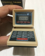 TEMPERINO CALCOLATRICE A FORMA DI PERSONAL COMPUTER CALCULATOR 882