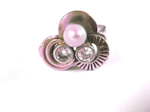 Anello In Oro Bianco 585 Con Perla E Diamanti, 5,05 G - Foto 1 di 3