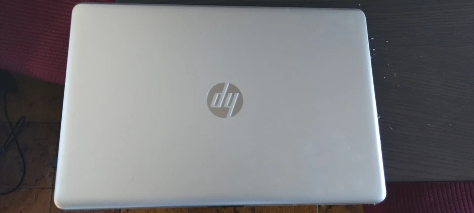 PC portatile grigio HP perfettamente funzionante  - Immagine 1 di 2