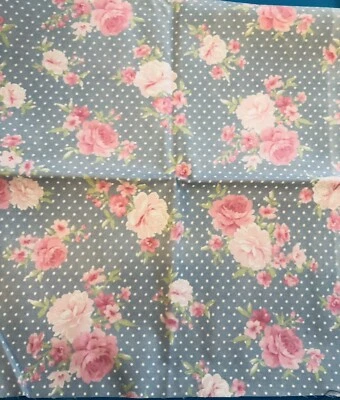 "Ramo floral cambray punteado de colección de Fabric Traditions 28""x13""" Foto 1 de 4