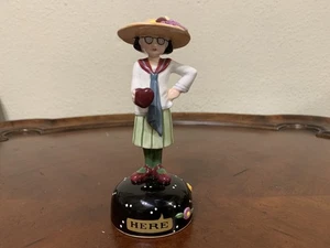 Figura Mary Engelbreit Here Girl Holding Heart 5.5" Charpente 1994 - Imagen 1 de 11