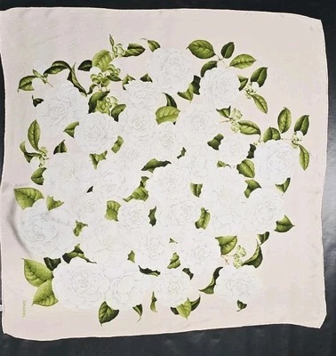 Bufanda Chanel Vintage 100% Seda Rosa Claro con Flores Blancas Foto 1 de 4