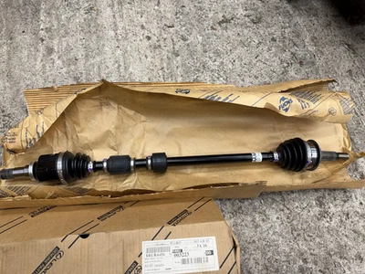 GENUINE TOYOTA YARIS 1.5 HYBRID DRIVESHAFT OFF/SIDE RIGHT RH 2012 ONWARDS - Image 1 of 2