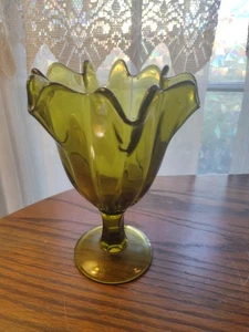 Avocado Green MCM Footed Handkerchief Compote Vase Art Glass - Picture 1 of 20