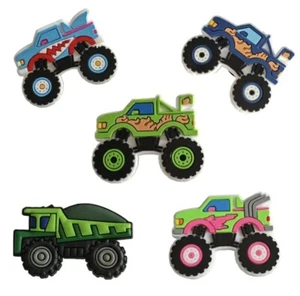 5 X Charms Scarpe Charms a Forma di Monster Truck Adatto per Crocs Scarpe Charm - Foto 1 di 2