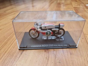 1/24 DEAGOSTINI IXO - 1968 Yamaha RD05 250 Phil Read Modell-Motorrad - Bild 1 von 2