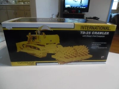 First Gear International TD-25 Crawler with Sheep's foot compactor - Image 1 of 4