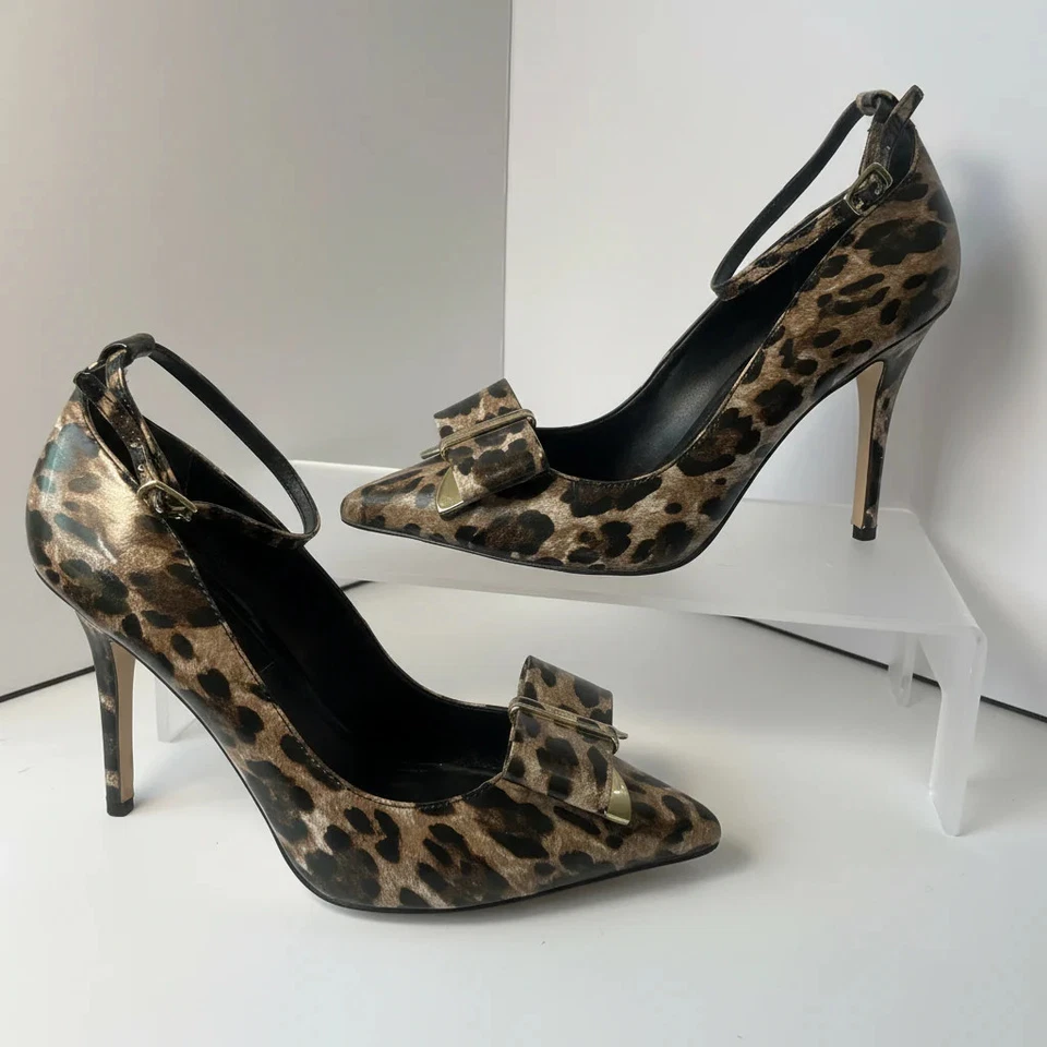 Zapatos de salón con estampado de leopardo del mercado negro de la Casa Blanca - talla 6,5 Foto 1 de 4
