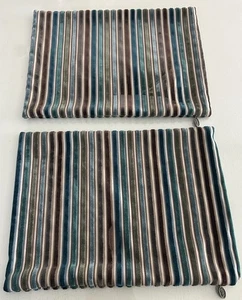 "2 fundas de almohada decorativas a rayas de terciopelo Pier1 Imports 18x14"" azul pavo real" - Imagen 1 de 5