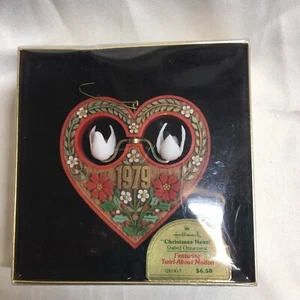1979 Hallmark Ornament Tree-Trimmer Collection Christmas Heart Doves Twirl-About - Picture 1 of 17