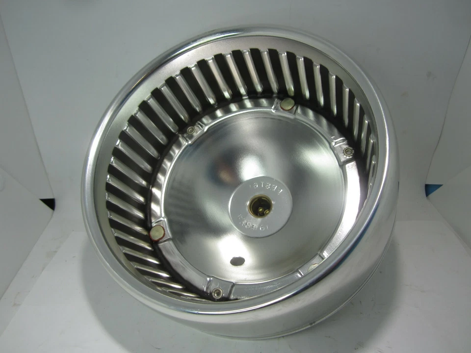 61 ободок заднего фонаря Ford Fairlane Galaxie с проводкой новый из старых запасов C1AB-13434-A - Изображение 1 из 4