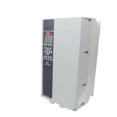 DANFOSS FC-102P4K0T4P55H1XGXXXXSXXXXAXBXCXXXXDX Umrichter 4.0kW 131B5661 -used- - Bild 1 von 4