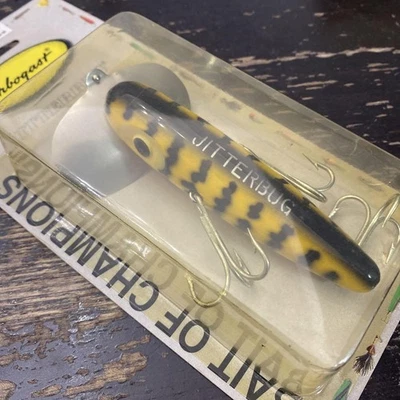 Muskeeper Bug G700-11 Jitterbug Plástico Antiguo Stock Muerto Hecho en El Salvador Foto 1 de 4