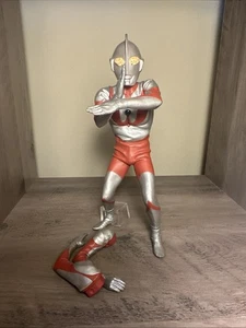 ~9 inch Ultraman 1965 high quality pvc figure NO BRAND US STOCK - Bild 1 von 5