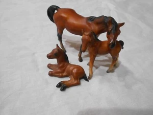 Breyer Stablemate VINTAGE Lovely Bay Thoroughbred Mare & Foals NICE! - Picture 1 of 10