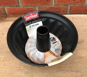 ZENKER BLACK METALLIC Ø25CM GUGELHUPFFORM FLUTED ROUND PAN - Picture 1 of 6