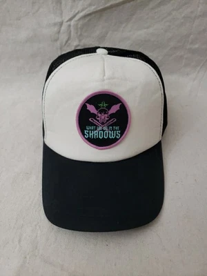 WHAT WE DO IN THE SHADOWS FX Parche Trucker Sombrero SDCC Comic Con Temporada 1 Gorra Promo Foto 1 de 4