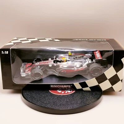 Minichamps 1/18 Vodafone McLaren Mercedes MP4-22 Lewis Hamilton 530071822 - Image 1 of 4