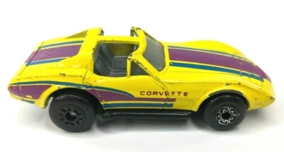 Matchbox Chevy Corvette T-Tops Original 1979 Amarillo con Raya de Carreras Púrpura Foto 1 de 4