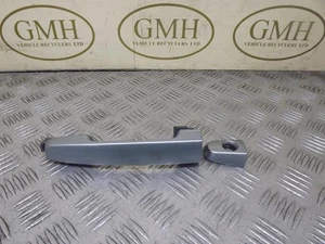 Toyota Yaris Right Driver OS Front Outer Door Handle P/C 502 Silver MK2 2005-11U - Picture 1 of 3