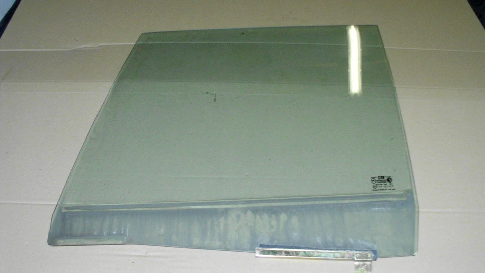 Ventana lateral Hyundai Galloper II Mitsubishi Galloper puerta del acompañante😁🚍🚙 Foto 1 de 1