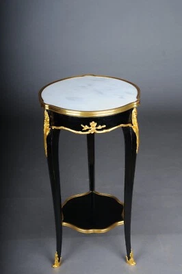 Mesa auxiliar de salón francesa negra siglo XX estilo Luis XV después de F. Linke Foto 1 de 4