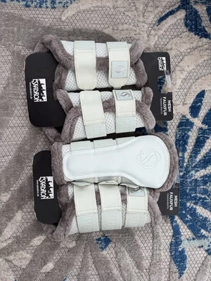 Eskadron Heritage Boots Fleece Edge Brush Boots Set Of 4 Medium & Large Mint - Image 1 of 4