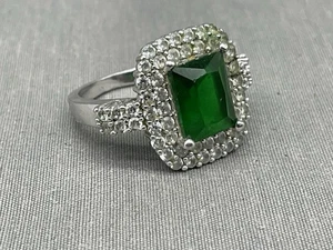 Sterling Silver -Dinner Ring - With Green Saphire Gemstone - Size 6.25 - Picture 1 of 7
