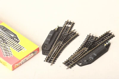 Trix Express H0 4362  2 Elektrische Weichen 4361/links, 4363/rechts OVP (223701) - Bild 1 von 3