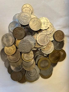 LOTE DE 50 MONEDAS ANTIGUAS Y NUEVAS SURTIDAS DE LA INDIA - 1970-2018 - Imagen 1 de 2
