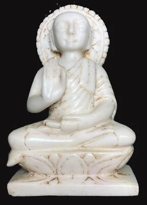 Antigua estatua de Buda de mármol tallada a mano Gautam Swami de Asia oriental Foto 1 de 4