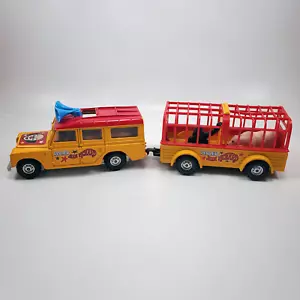 Corgi Land Rover & Animal Trailer 109WB Pinder Jean Richard Circus w/ Figures - Picture 1 of 18