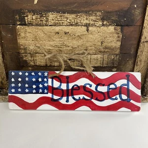 Bandera Patriótica EE. UU. Colgante de Pared 4 de Julio Arte Popular Placa de Madera Bendita Pintada - Imagen 1 de 5