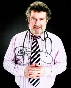PAUL BRADLEY AUTOGRAPH SIGNED 10" X 8" PHOTO ( HOLBY CITY ) COA 55 -- - Picture 1 of 1