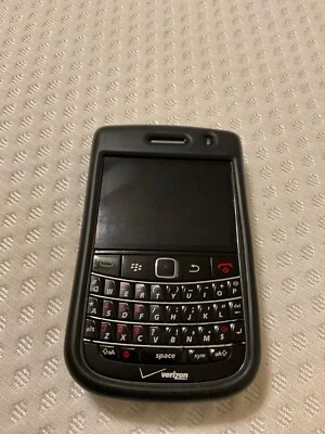 BlackBerry Classic - 16 GB - Black (Unlocked) great for parts, collectors must!! - Image 1 of 3
