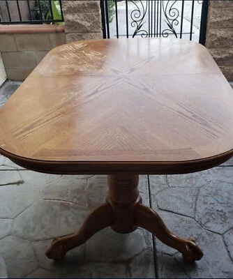 Classic Oak Farmhouse Dining of Set 2 Armed and 4 Chairs with Leaf - Image 1 of 2