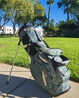 Nova em folha Maxfli Honors+ Lite bolsa de suporte 4 vias verde camuflada nova com etiquetas Honors Plus - Imagem 1 de 4