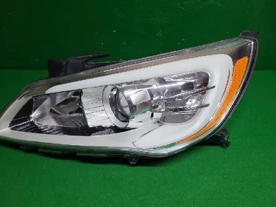 Faro izquierdo KIA Cadenza K7 2011 Foto 1 de 4