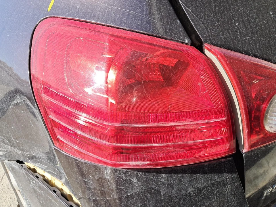 Conjunto de luz trasera izquierda usada se adapta a: Nissan Rogue 2011 cuarto panel montado izquierdo Foto 1 de 4