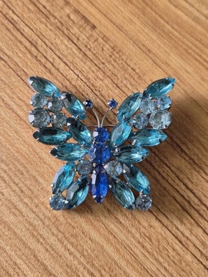 Vintage Weiss Brooch Butterfly Aqua Rhinestones Silver Tone Jewelry - Image 1 of 4