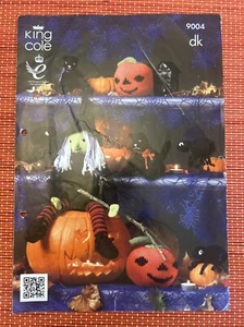 HALLOWEEN GESTRICKTE HEXE PUPPE KATZE KÜRBIS SPINNE VINTAGE STRICKMUSTER KC 9004 - Bild 1 von 2