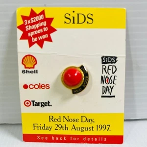 Vintage Pin Red Nose Day SIDS Gold Tone Enamel Costume Jewellery on Card 1997 - Picture 1 of 3